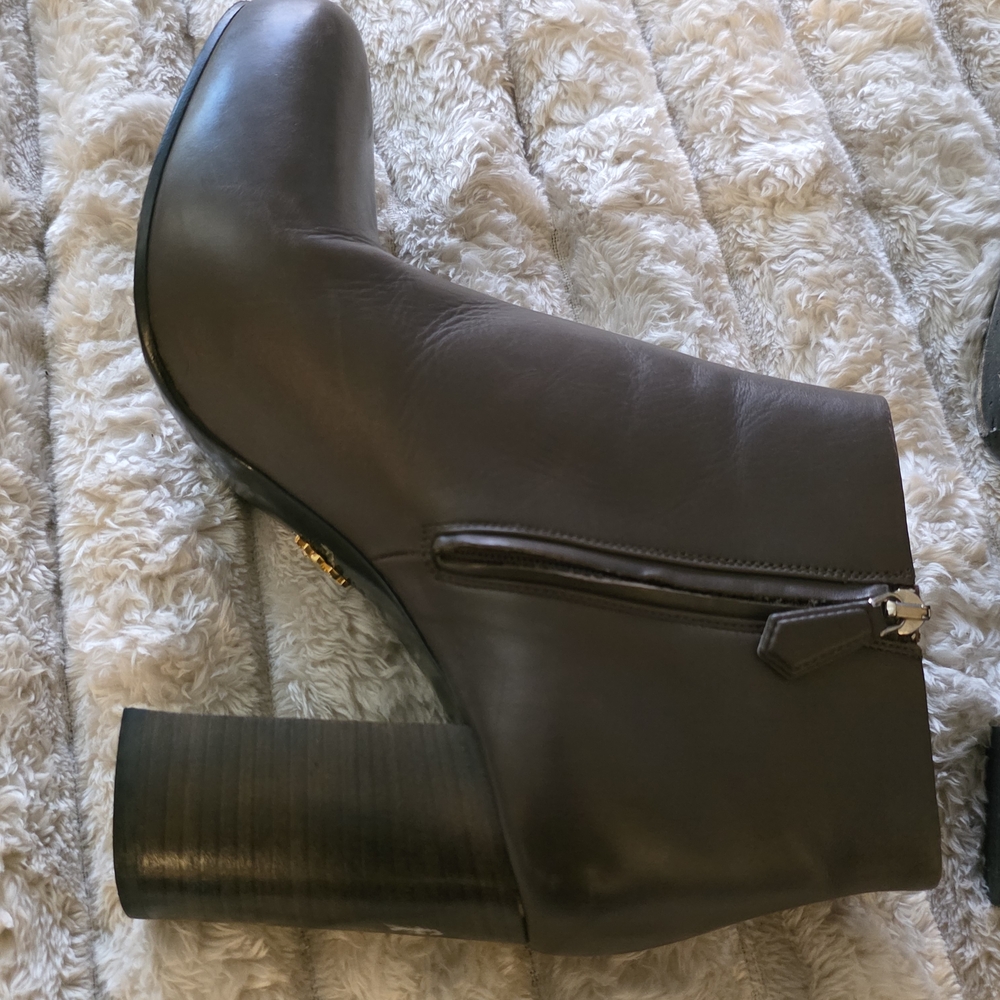Prada Authentic Black Leather High Block Wood Grain Heel Ankle Booties - Picture 13 of 15